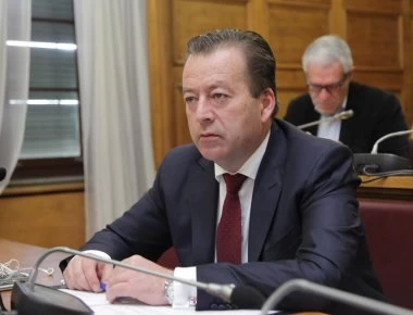 Ο Β.Κόκκαλης είχε υπογράψει την ανεξαρτοποίησή του δύο ημέρες πριν τον διαγράψει ο Π.Καμμένος (φωτο)